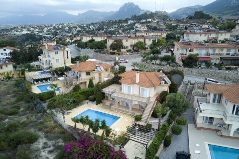 3+1 Villa  i Arapkoy, Girne,  Nr. 238213 - 4