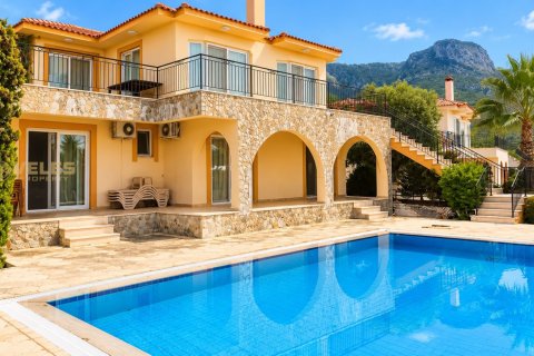 3+1 Villa i Arapkoy, Girne, Nr. 238213 - 1