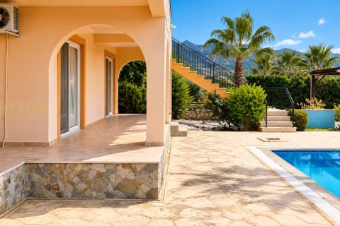 3+1 Villa i Arapkoy, Girne, Nr. 238213 - 2