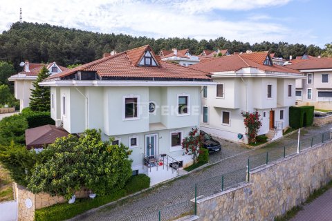 7+2 Villa  i Cekmekoy, Istanbul, Tyrkiet Nr. 238884 - 2