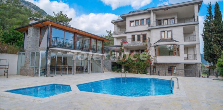 Отель  1628м2 в Кемере, Анталья, Турция №238579