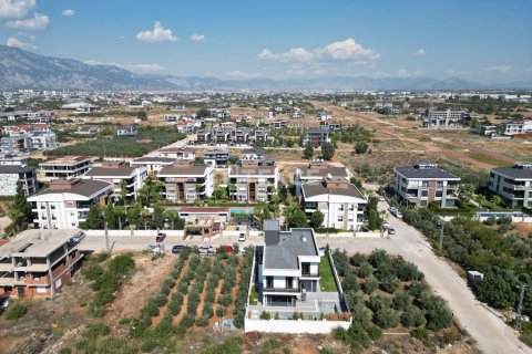 4+1 Villa  i Dosemealti, Antalya, Tyrkia Nr. 238800 - 12