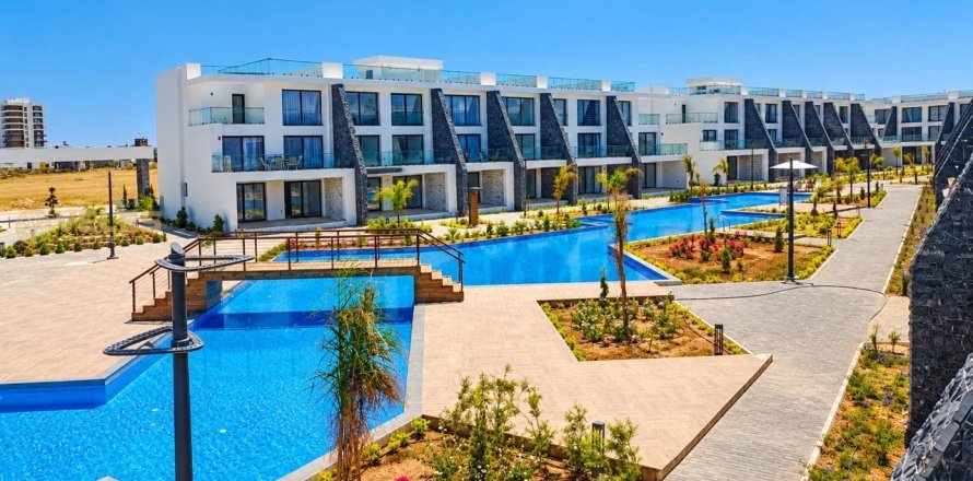 1+1 Apartment  in Long Beach, Iskele, Northern Cyprus No. 238215