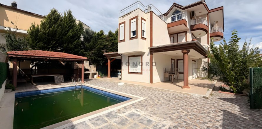 Villa 3+1 Antalya, Türkiye №238671