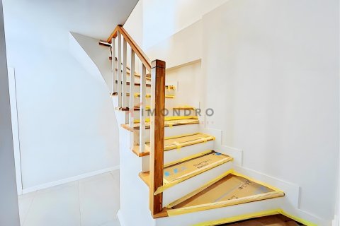 Apartment for sale in Üsküdar, Istanbul, Turkey, 4 bedrooms, 210m2, No. 238223 – photo 10