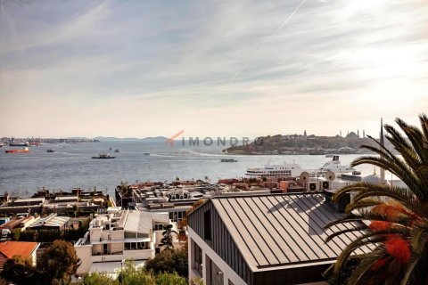 3+1 Lejlighed  i Beyoglu, Istanbul, Tyrkiet Nr. 238812