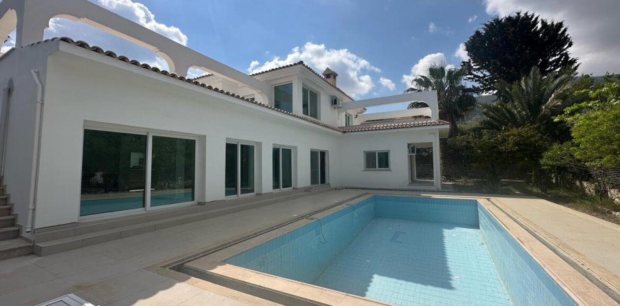 4+1 Villa i Ozankoy, Girne, Nr. 214260
