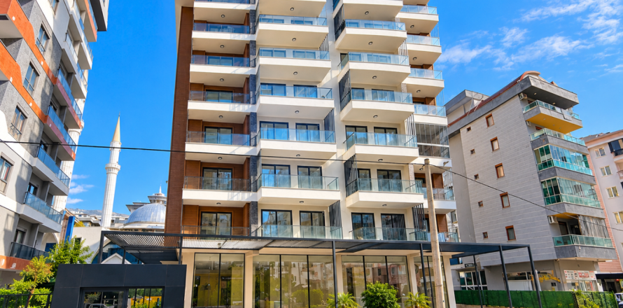 1+1 Apartment  in Mahmutlar, Antalya, Turkey No. 238926