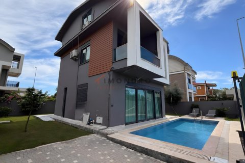 Villa  3+1  Antalya, Türkiye №238670