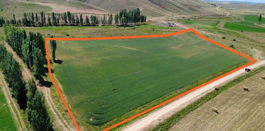Land plot in Bayburt, Turkey No. 228571