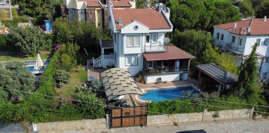 ویلا در Oludeniz، Fethiye ، ترکیه 4 خوابه ، 180 متر مربع. شماره 214868