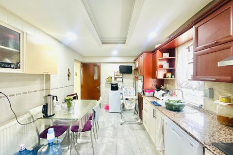 3+1 Lägenhet  i Kusadasi, Aydin, Turkiet Nr. 215749 - 8
