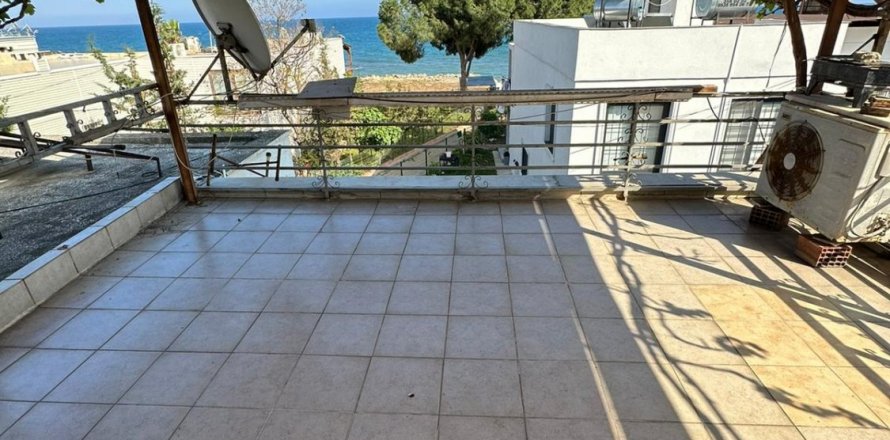 Villa  4+1  Mersin, Türkiye №136438