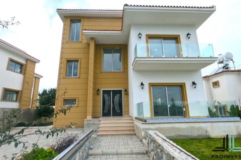 ویلا در  Alsancak ، ترکیه 3 خوابه ، 250 متر مربع.  شماره 90552 - 4
