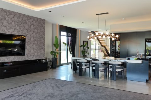 Продажа в Измире, Турция, 330м2, №228871 – фото 9