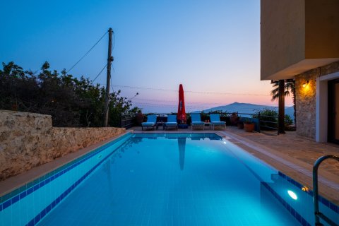 2+1 Villa in Kalkan, Antalya, Türkei Nr. 215475 - 6