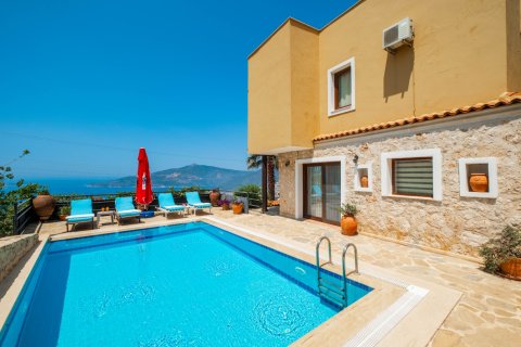 2+1 Villa in Kalkan, Antalya, Türkei Nr. 215475 - 5