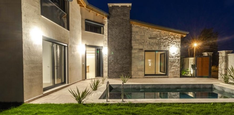 3+1 Villa  i Izmir, Tyrkiet Nr. 87873