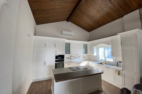 Villa for sale in Kusadasi, Aydin, Turkey, 4 bedrooms, 270m2, No. 102762 – photo 10