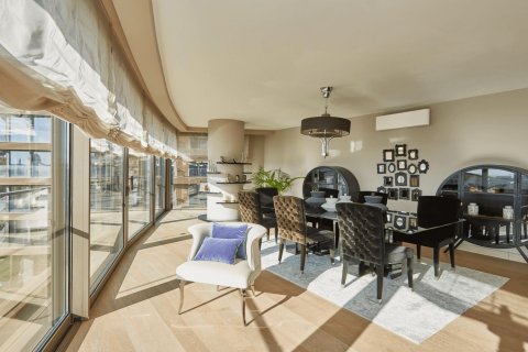 Квартира в Kosuyolu Koru Evleri 5+1, Стамбул, Турция №86992