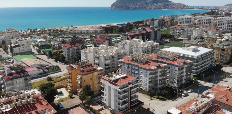 2+1 Lägenhet  i Oba, Antalya, Turkiet Nr. 97058