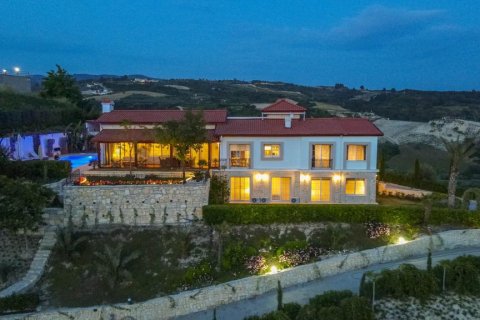 6+2 Villa  in Kusadasi, Aydin, Turkey No. 136334