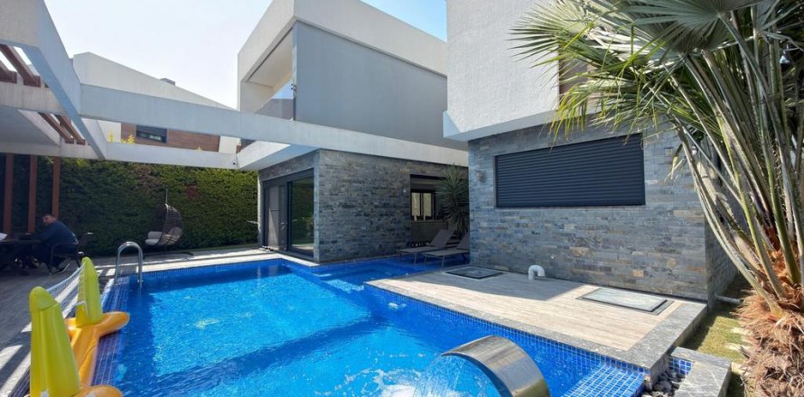  در  Kusadasi ، ترکیه 140 متر مربع.  شماره 228661
