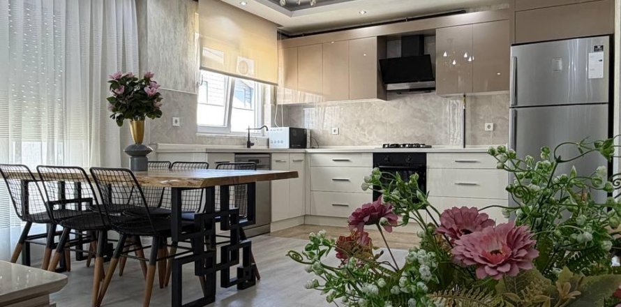 4+1 Apartment in Konyaalti, Antalya, Turkey No. 227344
