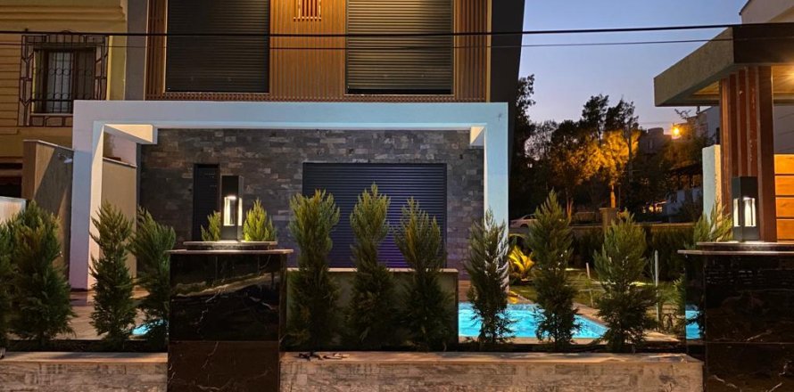 3+1 Villa  in Kusadasi, Aydin, Turkey No. 137142