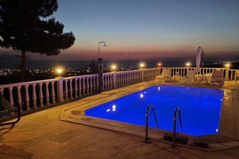 6+1 Villa  i Kusadasi, Aydin, Tyrkiet Nr. 136747