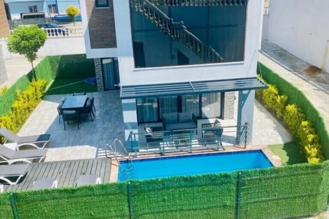 4+1 Villa in Kusadasi, Aydin, Türkei Nr. 107780 - 2