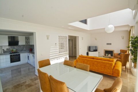 Villa for sale in Oludeniz, Fethiye, Mugla, Turkey, 3 bedrooms, 200m2, No. 226549 – photo 3