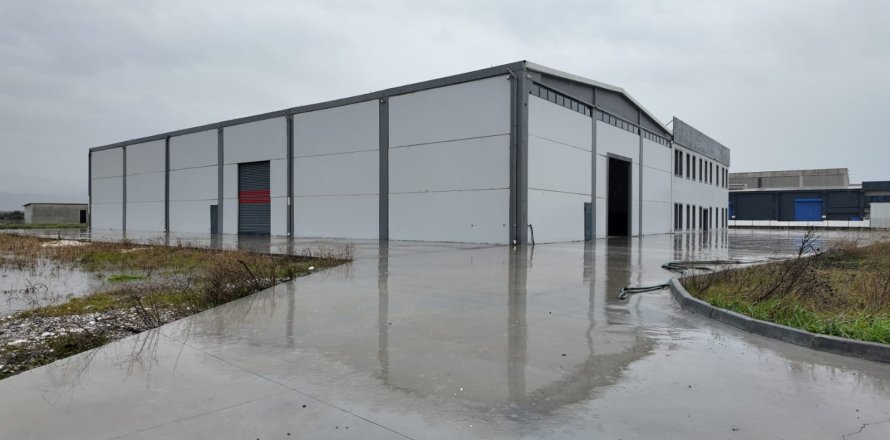 Commercial property in Akhisar, Manisa, Turkey No. 223276
