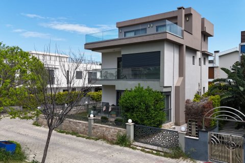 6+2 Villa  i Izmir, Tyrkia Nr. 225148