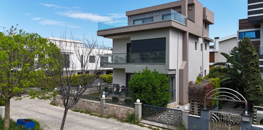6+2 Villa  i Izmir, Tyrkiet Nr. 225148