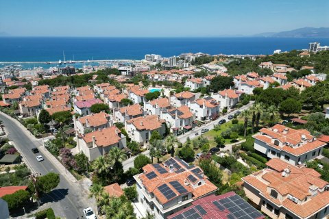  در  Kusadasi ، ترکیه 300 متر مربع.  شماره 228655 - 26