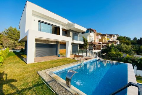 Villa  in Kusadasi, Aydin, Turkey No. 215616