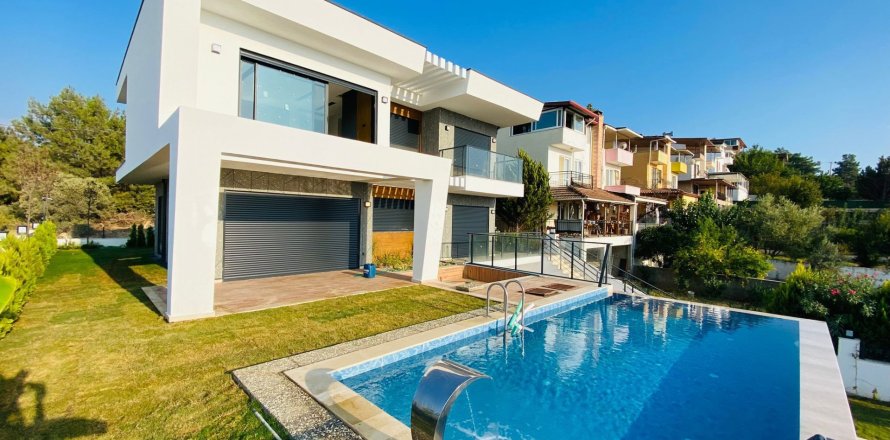 Villa i Kusadasi, Aydin, Tyrkia Nr. 215616