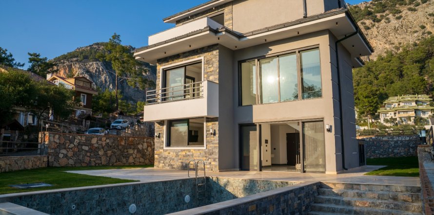 5+1 Villa  i Gocek, Mugla, Tyrkiet Nr. 213062