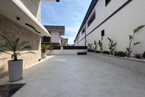 Продажа  в Кушадасы, Айдыне, Турция, 200м2, №225824 – фото 2