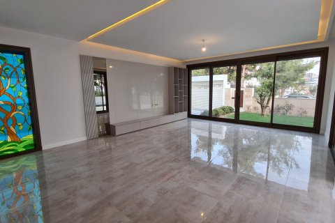 Villa for sale in Kusadasi, Aydin, Turkey, 4 bedrooms, 200m2, No. 136432 – photo 19