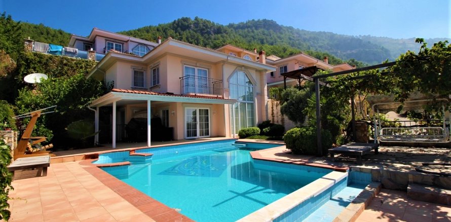 4+1 Villa  i Tepe, Alanya, Antalya, Tyrkiet Nr. 137495