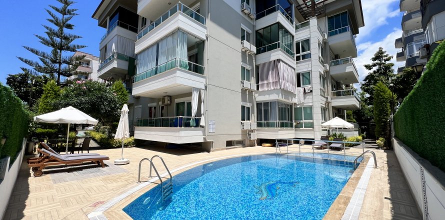 1+1 Apartment in Oba, Antalya, Turkey No. 136653
