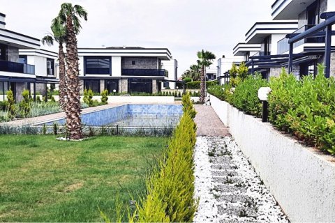 4+1 Villa  in Kusadasi, Aydin, Turkey No. 134288