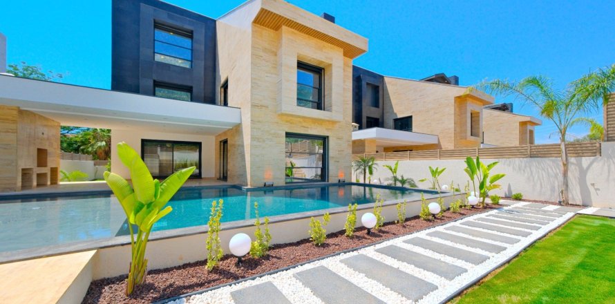 4+1 Villa in Oludeniz, Fethiye, Mugla, Türkei Nr. 227132