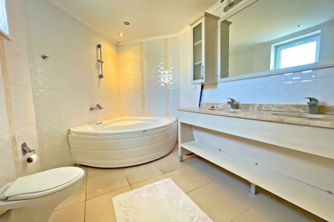 Apartment for sale  in Cikcilli, Antalya, Turkey, 3 bedrooms, 220m2, No. 96181 – photo 8