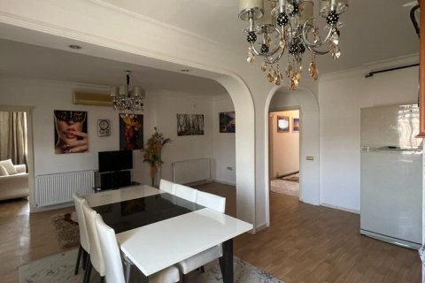 آپارتمان در Mersin ، ترکیه 4 خوابه ، 186 متر مربع. شماره 108016 - 2