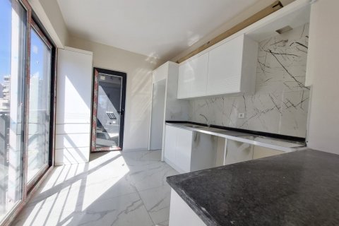 2+1 Lägenhet i Mersin, Turkiet Nr. 107151 - 4