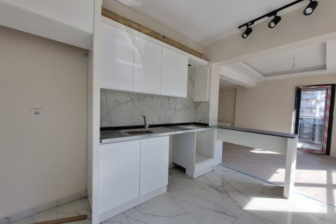 2+1 Lägenhet i Mersin, Turkiet Nr. 107151 - 5