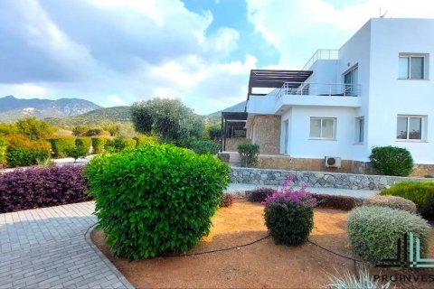 2+1 Apartment in Bahceli, Girne, Northern Cyprus No. 86673